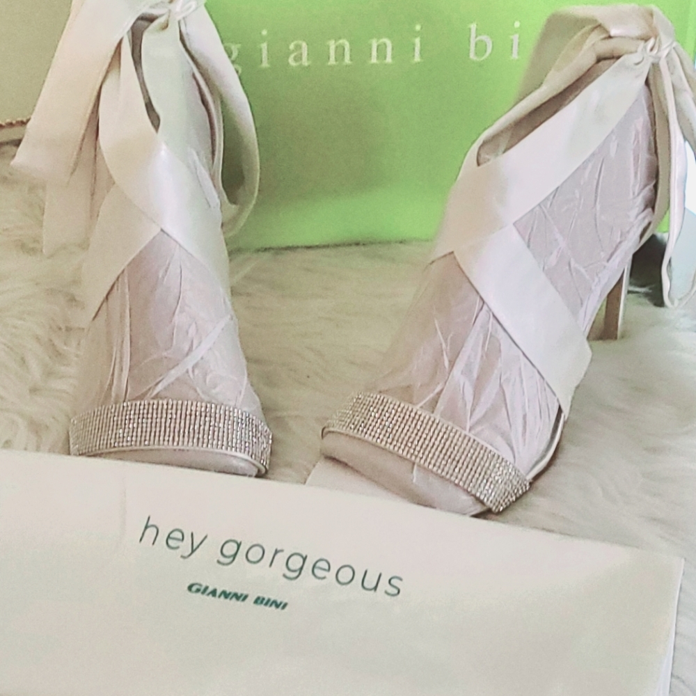 NEW GIANNI BINNI HEELS